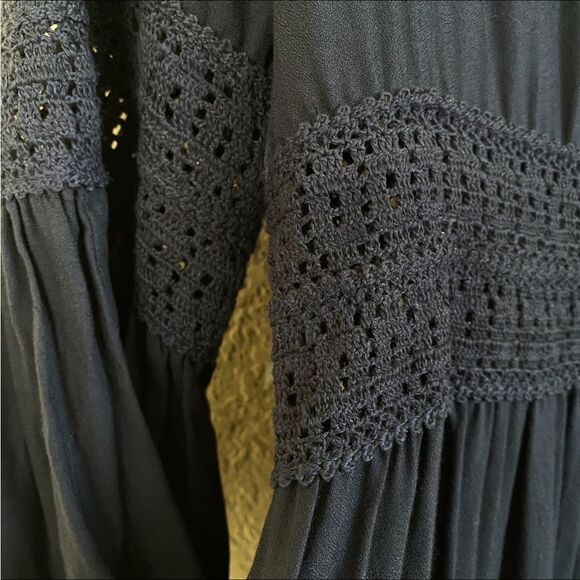 Indah Midnight Navy Blue Crochet Accent Tiered Bell Sleeve Maxi Dress Sz L - Picture 8 of 12